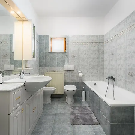 Apartment Paradiz *
