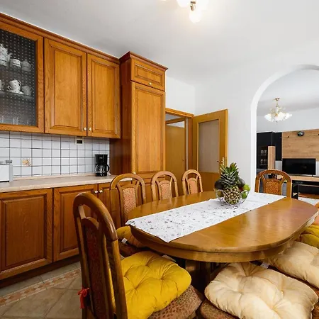 Paradiz Apartment *