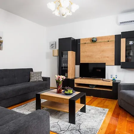 Apartment Paradiz *